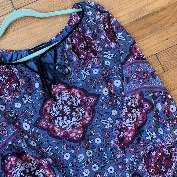 Patterned Blouse - Picture 2 of 3